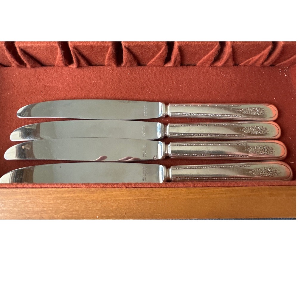 Wm A Rogers Stainless Silverware Butter Knives Set of 4 Ornate Floral‎ Handles